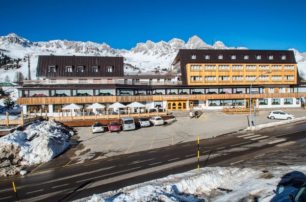 Photo exteriors Hotel Arnika Wellness