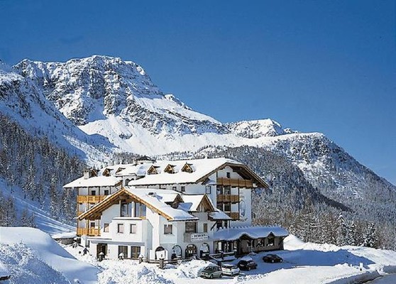 Photo exteriors Hotel Cristallo