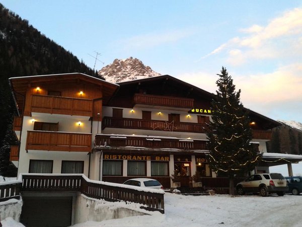 Foto esterno in inverno Bucaneve