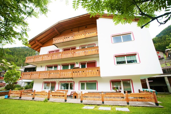 Photo exteriors Apartment Cèsa Riz