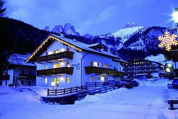 Foto esterno in inverno Villa Artic