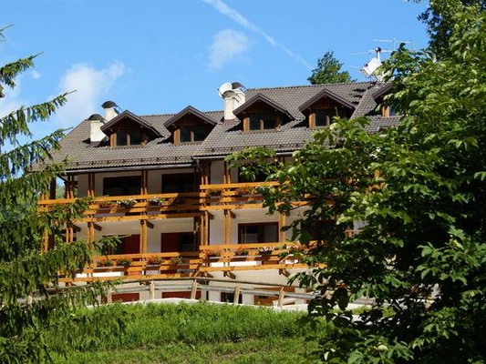 Foto Außenansicht Ferienwohnungen Cesa Moritz