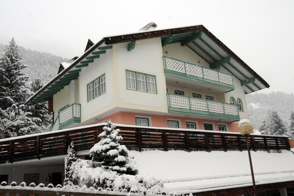 Foto esterno Appartamenti Casa Al Mesdì