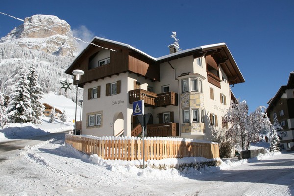 Foto esterno Garni Villa Mersa