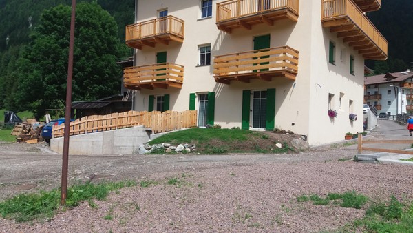 Foto Außenansicht B&B + Ferienwohnungen Majon de la Nona