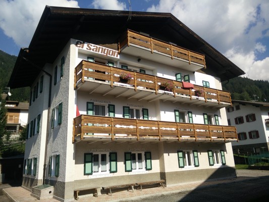 Photo exteriors Apartments El Sangon