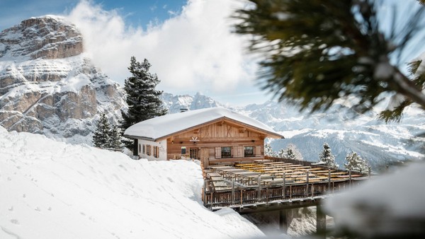 Foto esterno Rifugio Ütia Forcelles