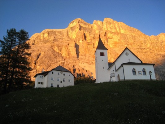 Photo exteriors Mountain hut Santa Croce