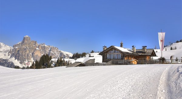 Foto esterno in inverno La Marmotta
