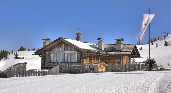 Foto esterno Rifugio con camere La Marmotta