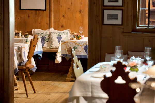 The restaurant Issengo / Issing (Falzes / Pfalzen) Tanzer