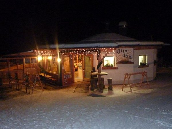 Photo exteriors in winter Ütia da Ju