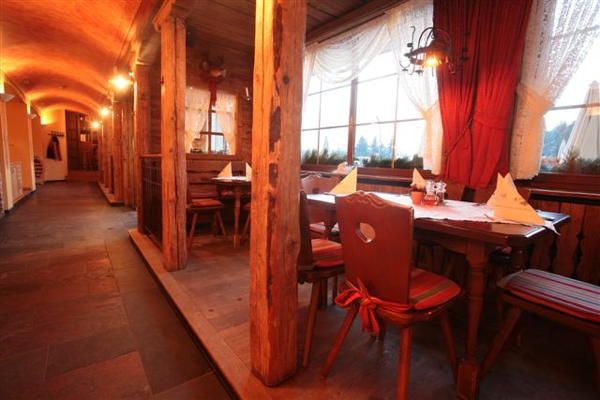 Das Restaurant Wolkenstein Hofer's Braustube - Maciaconi