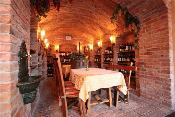 Das Restaurant Wolkenstein Hofer's Braustube - Maciaconi