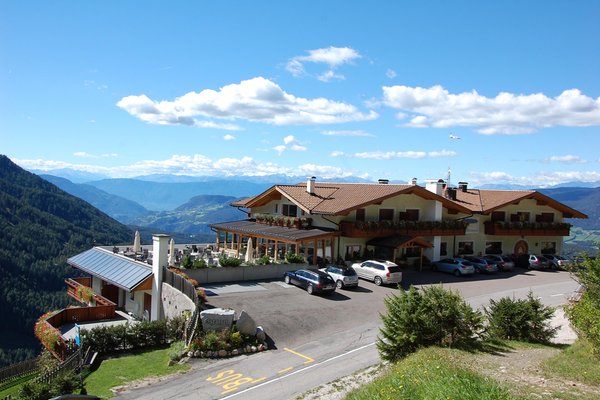 Foto esterno in estate Gstatsch
