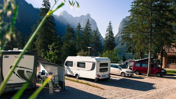 Foto esterno Campeggio Lago di Dobbiaco - Toblacher See