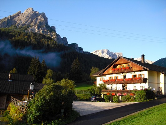Foto Außenansicht Bauernhof mit Restaurant Mösslhof