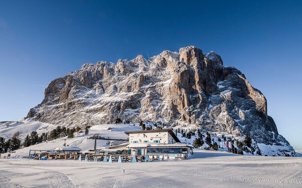 Foto esterno in inverno Emilio Comici