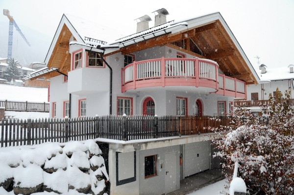 Photo exteriors Apartments Villetta Enrosadira