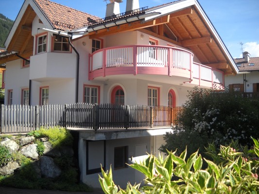 Photo exteriors Apartments Villetta Enrosadira