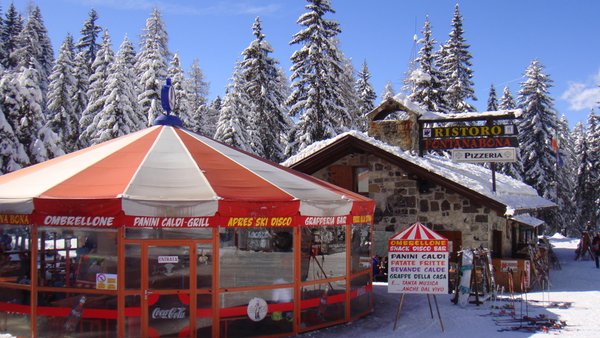 Foto esterno in inverno Fontanabona