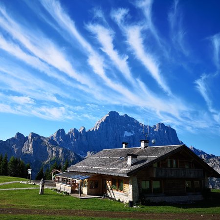 Summer presentation photo Mountain hut Ristoro Belvedere