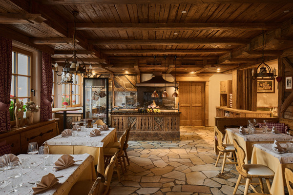 The restaurant Arabba Miky's Grill