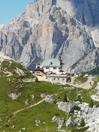 Sommer Präsentationsbild Berghütte Valparola