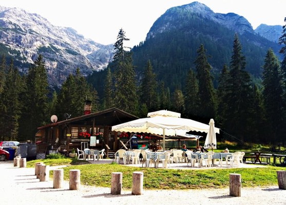 Foto esterno Ristorante Chalet Passo Cimabanche