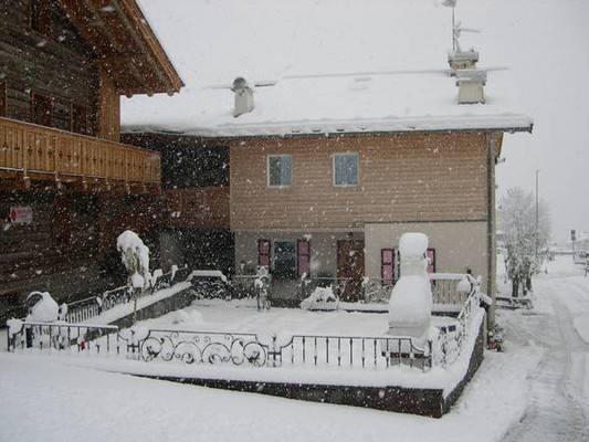 Foto Außenansicht Ferienwohnungen Chiocchetti Ornella