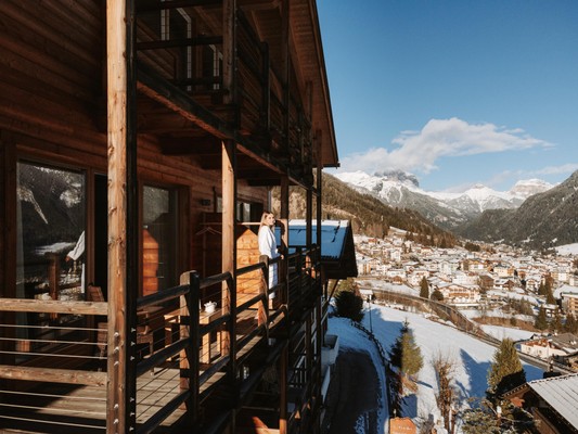 Foto Außenansicht Design & Suite Hotel Ciarnadoi