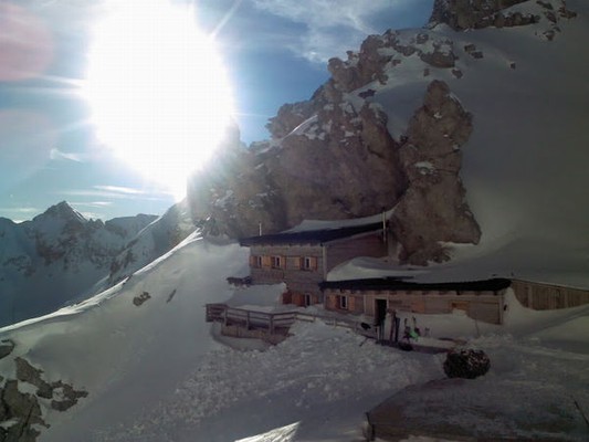 La posizione Rifugio con camere Passo Principe Pozza di Fassa