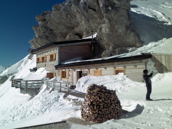 Foto esterno in inverno Passo Principe