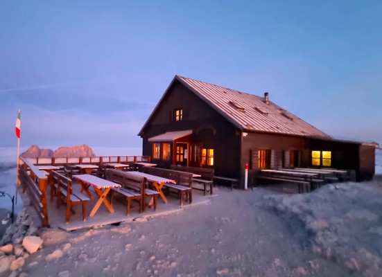 Photo exteriors Mountain hut with rooms Capanna Piz Fassa