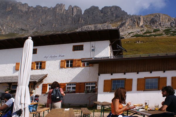 Summer presentation photo Mountain hut Paolina