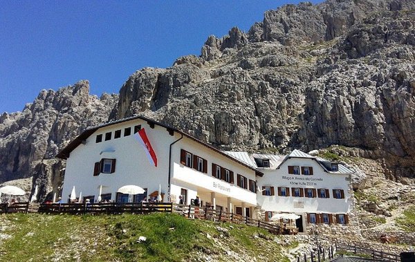 Foto esterno in estate Fronza alle Coronelle