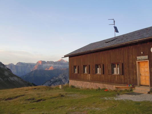 Photo exteriors Mountain hut with rooms Passo San Nicolò