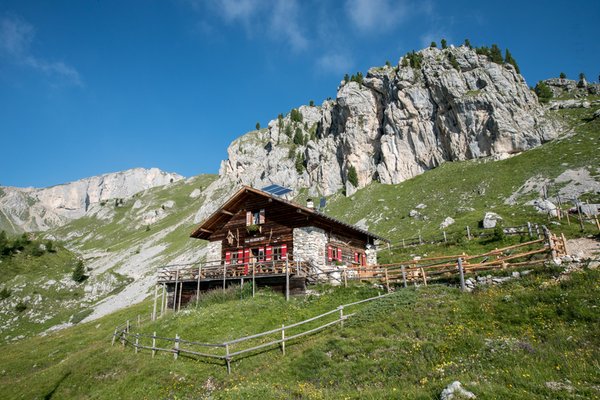 Summer presentation photo Mountain hut Vallaccia