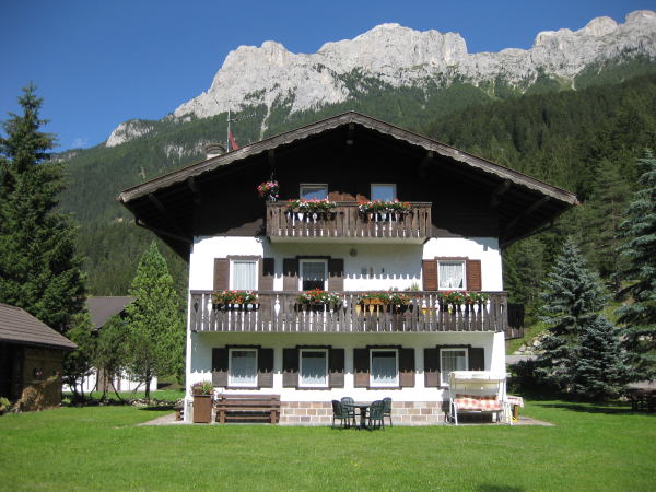 Foto Außenansicht im Sommer Pederiva Ruggero