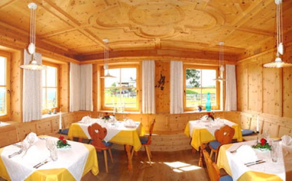 The restaurant Cornedo / Karneid (Collepietra / Steinegg) Lärchenwald