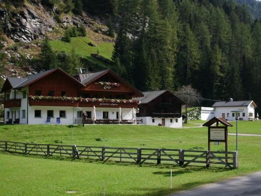 Foto Außenansicht B&B + Ferienwohnungen Jausenstation Angerer