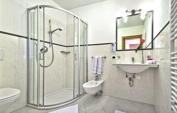 Foto del bagno Garni + Appartamenti Cristin & Dep. Antina