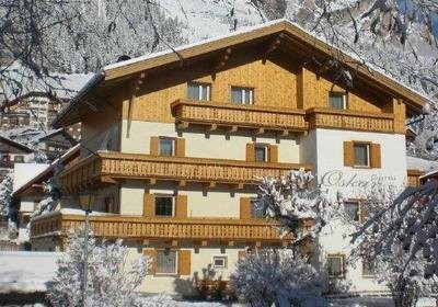 Photo exteriors Garni (B&B) + Apartments Oskar