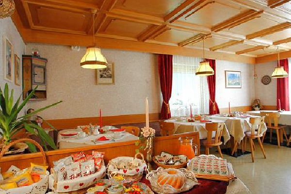 Image Garni (B&B) + Apartments Oskar