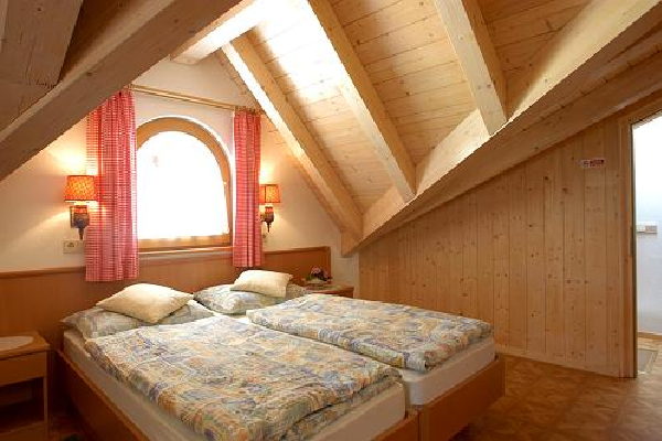 Image Garni (B&B) + Apartments Oskar
