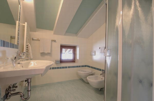 Foto del bagno Appartamenti in agriturismo Collina
