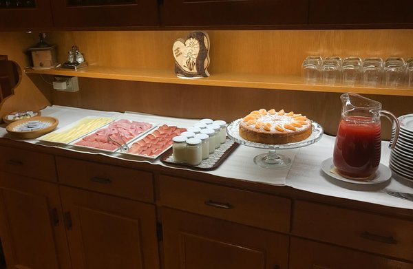 Das Frühstück Garni + Ferienwohnungen La Vara