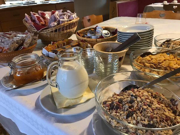 Das Frühstück Garni + Ferienwohnungen La Vara