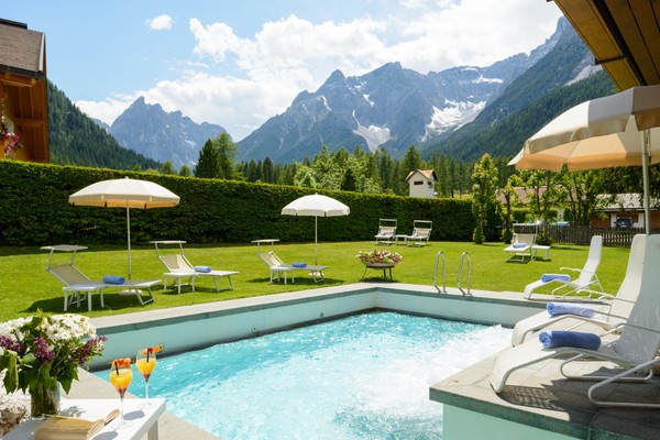Foto della piscina all'aperto