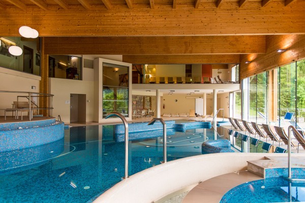 Foto des Hallenschwimmbads